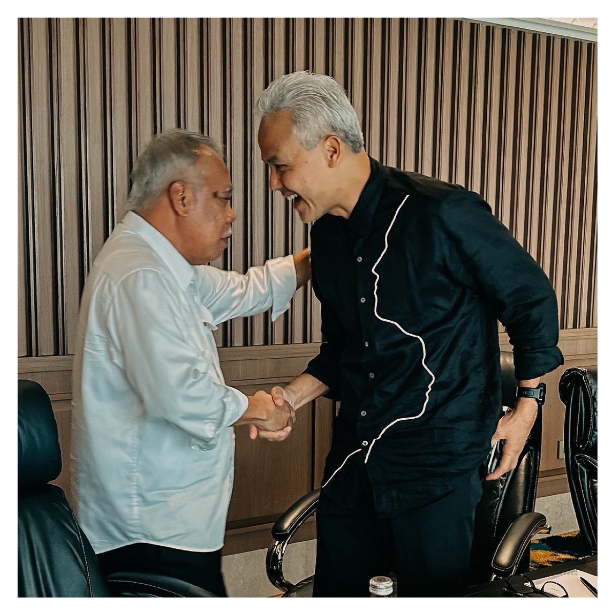 Saling merindu dan akan selalu berjalan bersama. Pak Bas ❤️