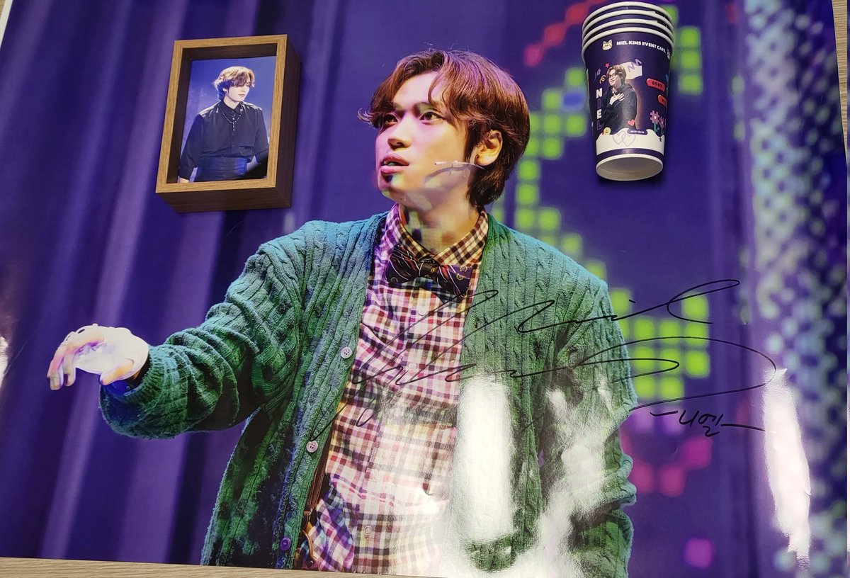 이쁜 카페 열어주셔서 너무 감사합니다💜
덕분에 킴즈 막공까지 너무 이쁜 추억들로 
잘 마무리해요😍

추첨 이벤트도 너무 감사합니다👍

#열일하는너가최고야특별해

#킴즈 #녜릭 #틴탑 #니엘