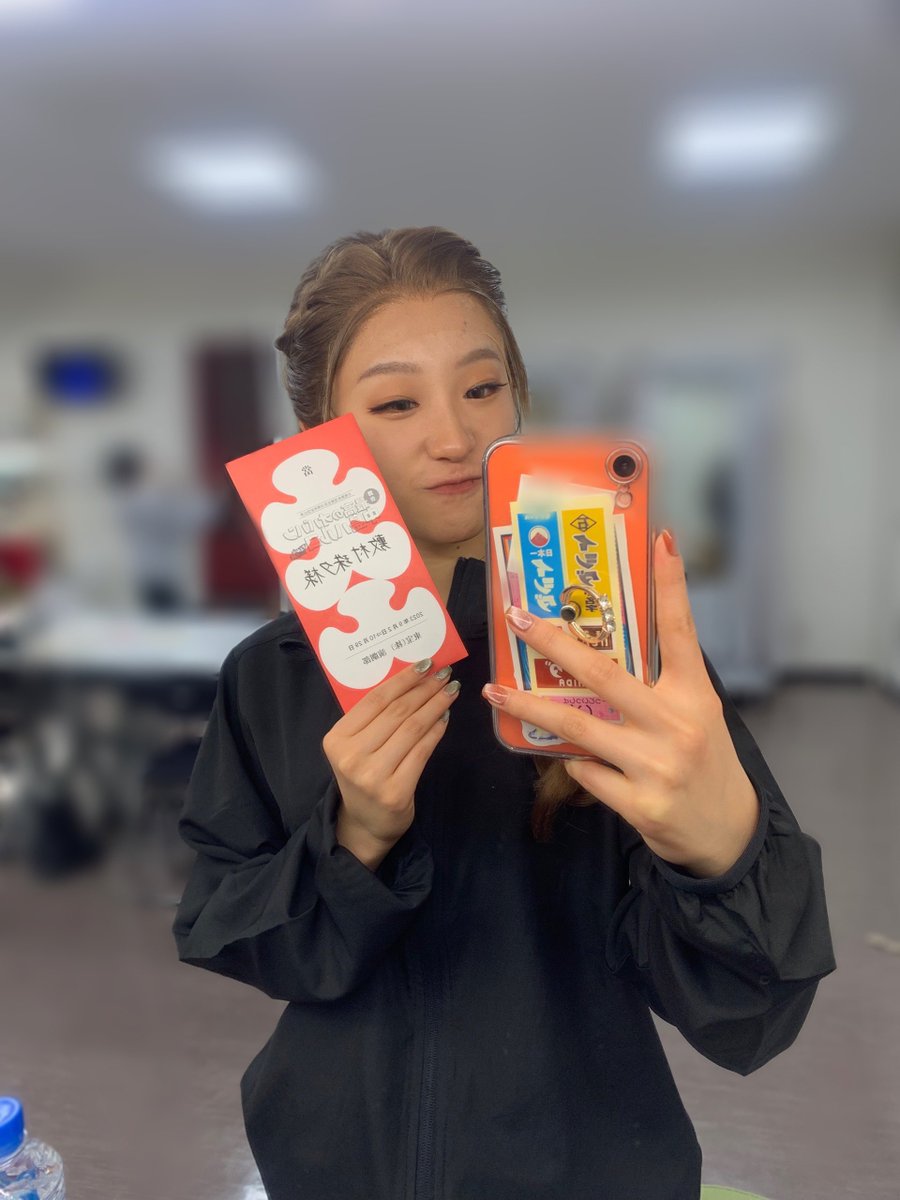 skMr_3u's tweet photo. #最高のオバハン中島ハルコ 

全8都市46公演、
完走いたしました🚢🌊✨

お稽古から今日まで3ヶ月間、最高のカンパニーの皆様の一員として参加できた船旅は最高の宝物になりました。

関わってくださった全ての皆様へ、
ありがとうございました...!!

最高ーーーー！！！ https://t.co/a9Ok3ZhKbh