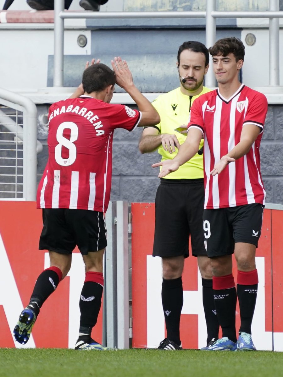 🥰 ¡Cómo nos alegra verte disfrutar, Ibai! Asenjo debuta con el #BilbaoAthletic #BilbaoAthleticSanJuan #AthleticLezama 🦁