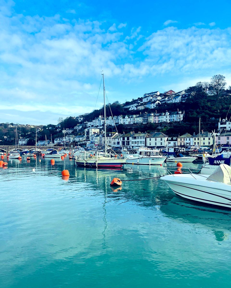 Oceanproperty10's tweet photo. Looe this week 😊 #looe #cornwall #halfterm #Holidays #October2023 #ocean https://t.co/4YaHJdiVxN