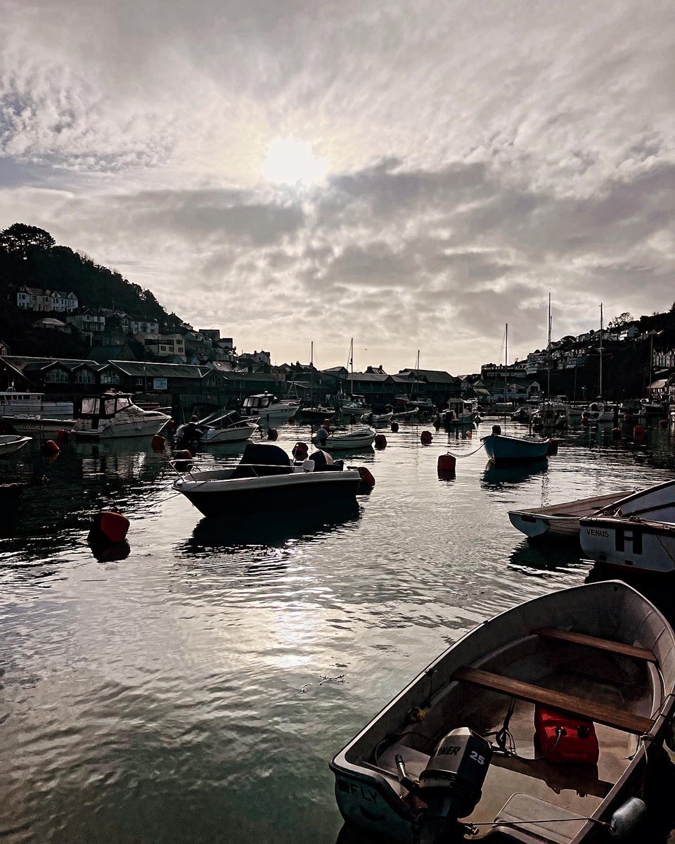 Oceanproperty10's tweet photo. Looe this week 😊 #looe #cornwall #halfterm #Holidays #October2023 #ocean https://t.co/4YaHJdiVxN