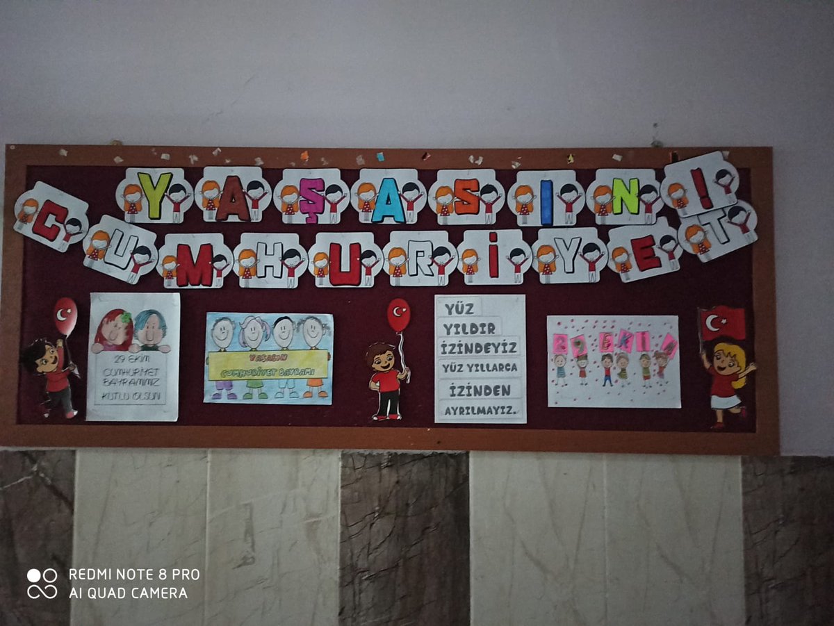Cumhuriyetin coşkusu her yerde olduğu gibi okul koridorlarımıza da yansıdı.Gulen yüzlerle Cumhuriyetimizin 100.yili coşkuyla kutlanıyor.<a href="/Diyarbakirmem/">Diyarbakır İl Millî Eğitim Müdürlüğü</a> <a href="/Murat4Kucukali/">Murat Küçükali</a> <a href="/BaglarMEM21/">Bağlar İlçe Milli Eğitim Müdürlüğü</a>