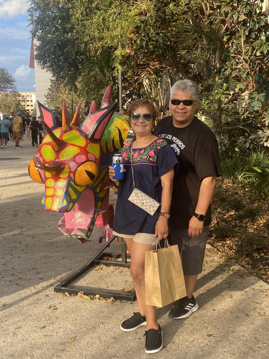 elcoco331's tweet photo. @PuroPincheSA awesome meeting you and your Familia yesterday! Keep doing great things for San Anto. https://t.co/terfbvuj4J