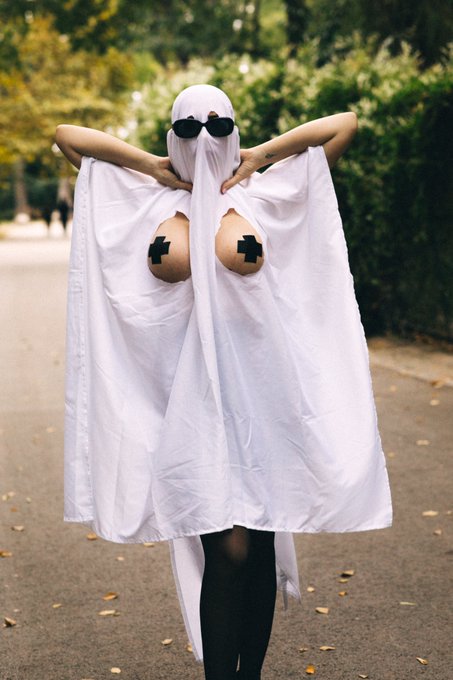 Who loves Halloween?👻  If you want to remove nipple stickers, come to my OnlyFans https://t.co/QGov4iu5FO #OnlyFans<a href="/tag/boobs"class="tags"><span>#boobs</span></a><a href="/tag/halloween"class="tags"><span>#halloween</span></a><a href="/tag/tits"class="tags"><span>#tits</span></a><a href="/tag/nipple"class="tags"><span>#nipple</span></a><a href="/tag/onlyfans"class="tags"><span>#onlyfans</span></a><a href="/tag/ha"class="tags"><span>#ha</span></a>