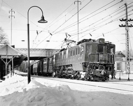 Lil_Tachyon's tweet photo. Except for extenuating circumstances, I don't think levels of overland transportation infrastructure between "path" and "electric rail" are really necessary or desirable. https://t.co/HdCQwt871f
