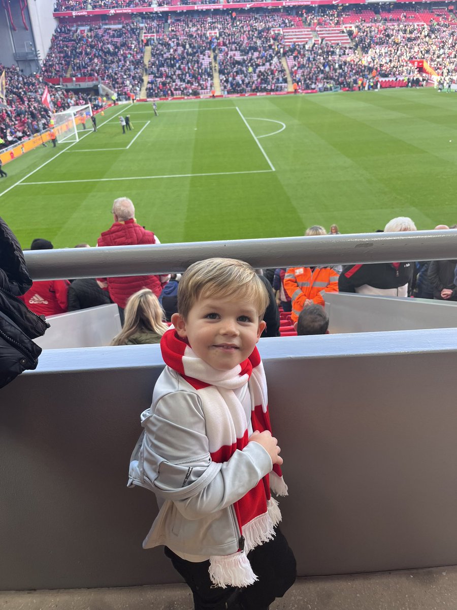 Blaney8's tweet photo. First game for the little man ❤️ https://t.co/wrHe1QXqDo