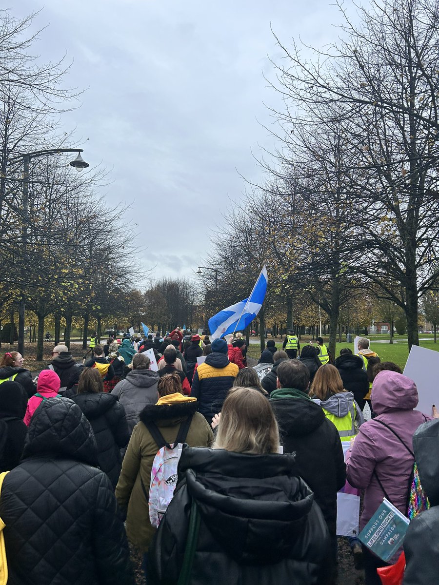 NatalieDon_'s tweet photo. Brilliant to join the care experienced community this afternoon @whocaresscot #LoveRally. There to show support and reaffirm @scotgov commitment to #KeepingThePromise. #CEW23 https://t.co/SfRyFLVMvJ