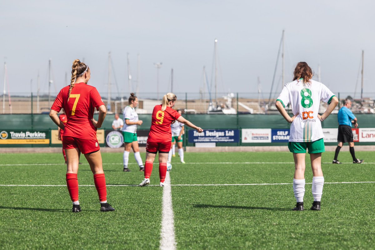 NewhavenLadies's tweet photo. ⚽️🔴🟡 RESULT!

The First Team make it 10/10 league games unbeaten as they dominated this afternoons games against Hassocks Ladies , which finished 4-0.

Goal scorers; Franks, Collinson, Ripley and Quinn.

#COYD https://t.co/TTE5fmTCXb