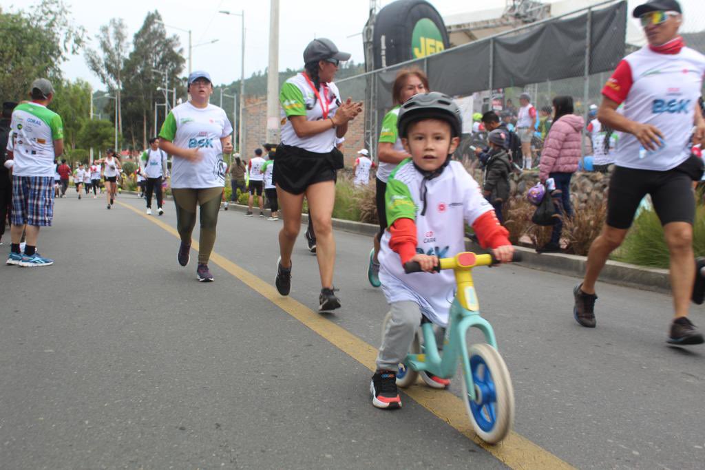 jennybermeom's tweet photo. #YoCuidoLosBosques 

🏃‍♀️Participamos de la Carrera B6K del Benemérito Cuerpo de @Bomberos_Cuenca, con el objetivo de concientizar sobre el cuidado de los bosques de nuestro cantón. https://t.co/iKoL7nrnwg