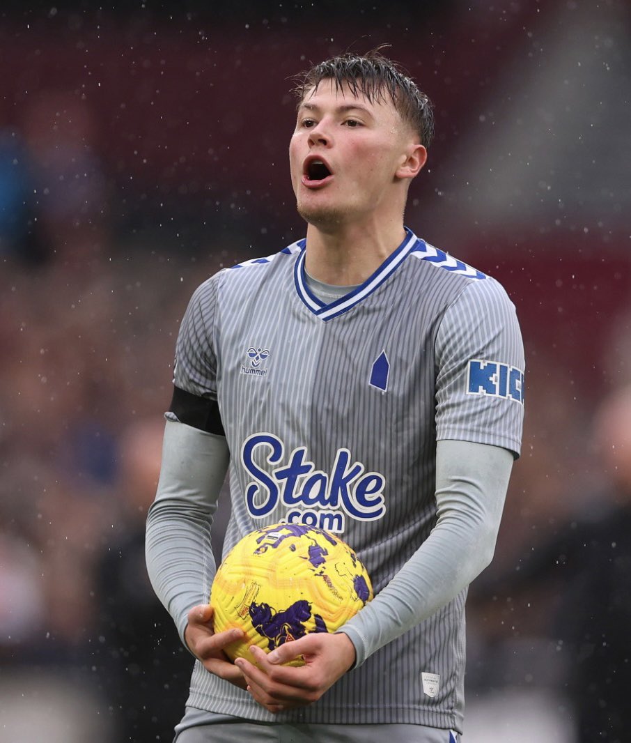 NathanPatterson's tweet photo. Massive win and great away support as usual. Delighted for @CalvertLewin14 on 50 Prem goals #UTFT 💙 https://t.co/hM8HRWu3aC