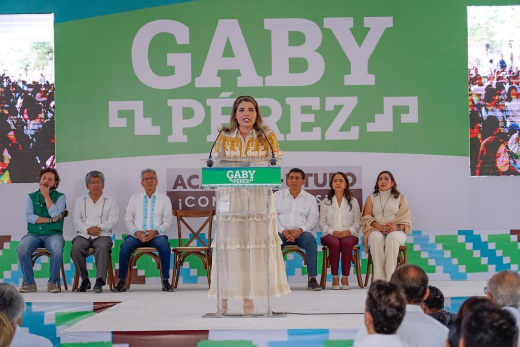 SheilaRubiBS's tweet photo. En hora buena querida Diputada @SoyGabyPerezMx por su segundo informe legislativo mi respeto y admiración. Lo mejor está por venir,  #AcáEsElFuturo https://t.co/l13ES2NUay