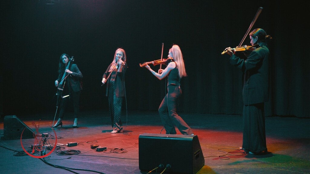 OcdamiaMusicGrp's tweet image. All-Female Electric String Quartet Live Performance (Medley).

Thank you, ladies and Lyle! You all Rock! 🔥🔥🔥🔥🔥
.
.
.
.
.
.

#electricstrings #stringquartet #losangeleselectricstringquartet #livestringquartet #omgquartet #ocdamiamusicgroup #ocstringsquartet #rockstrings #…