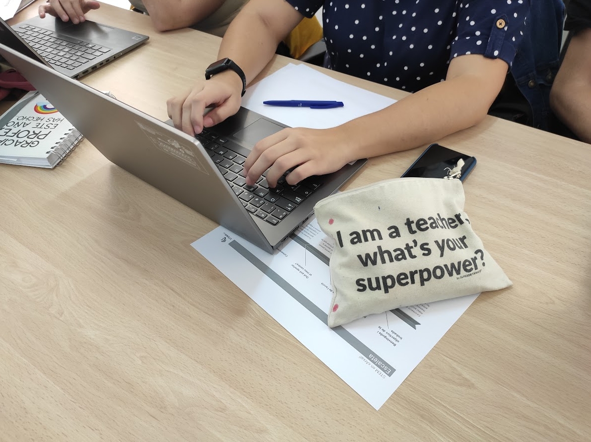 EnricBolano's tweet photo. 🌟El 25 d'octubre, trobada dels centres
@InnovacioE #STEAMcat 💖 #ComunitatSTEAMcat Territorial @educaciocat al @CetTarragona
11 centres compartint en xArxa @SEiXarxes
la seva pràctica docent... 🚀
@JoanCuevas @JMoralCastrillo @merino_manel
@audi_johnny @JOAQUINMEDINAB2 🌟 https://t.co/7oIWGvB9bX