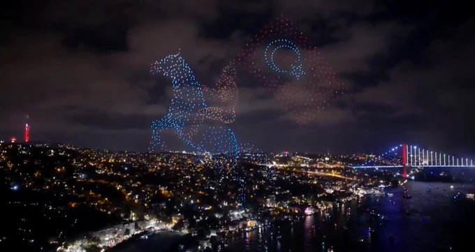 darkwebhaber's tweet photo. İstanbul'da Cumhuriyet'in 100. yılı için yapılan drone gösterisinden bir kare https://t.co/MKRMupNSf2