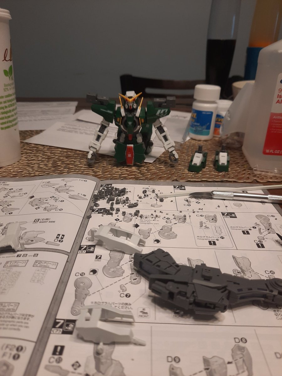 Kaptain_Mal's tweet photo. Deep into my first Master Grade Gundam build. Quickly becoming an addiction...lol #gundam #gunpla https://t.co/RG6tQcpR1T