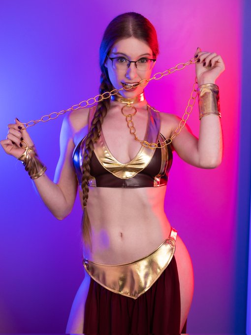 Have you seen my NEW Slave Leia Squirting Dildo Video? 💦  Come see me in my costume tonight!💙⛓️❤️ https://t