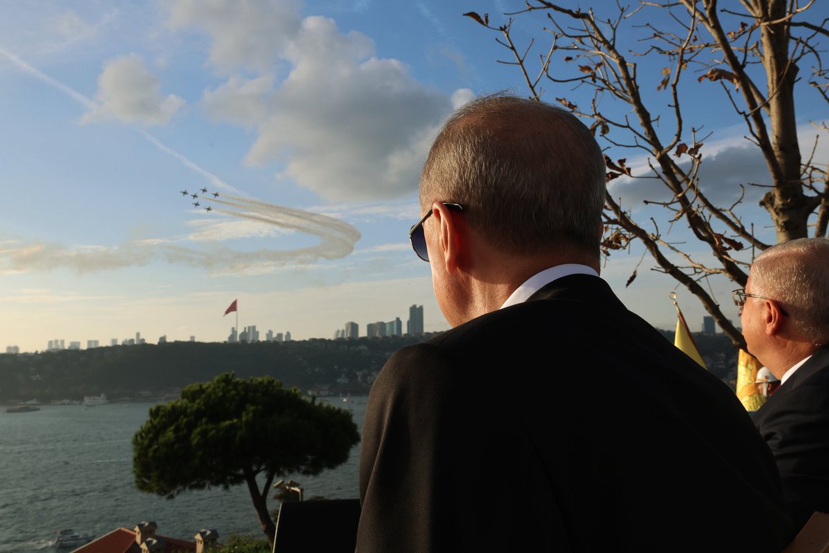 akgencistanbul's tweet photo. Şanla, şerefle nice 100 yıllara…🇹���
#TürkiyeYüzyılı https://t.co/GNe0XzaZWm