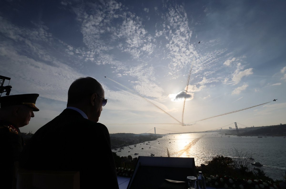 akgencistanbul's tweet photo. Şanla, şerefle nice 100 yıllara…🇹���
#TürkiyeYüzyılı https://t.co/GNe0XzaZWm