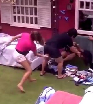vlucasrocha's tweet photo. momentos mais aleatórios das últimas edições do BBB; a thread https://t.co/xYbu1Irfc4