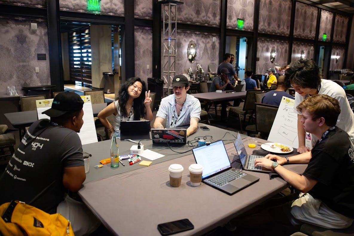 SamSageWize's tweet photo. Throwback to when we won our first hackathon @UruaLabs @DKTRN9NE 💎💎🌠🌠🌠🌠 @buidlbox https://t.co/RKb28CO5Sd