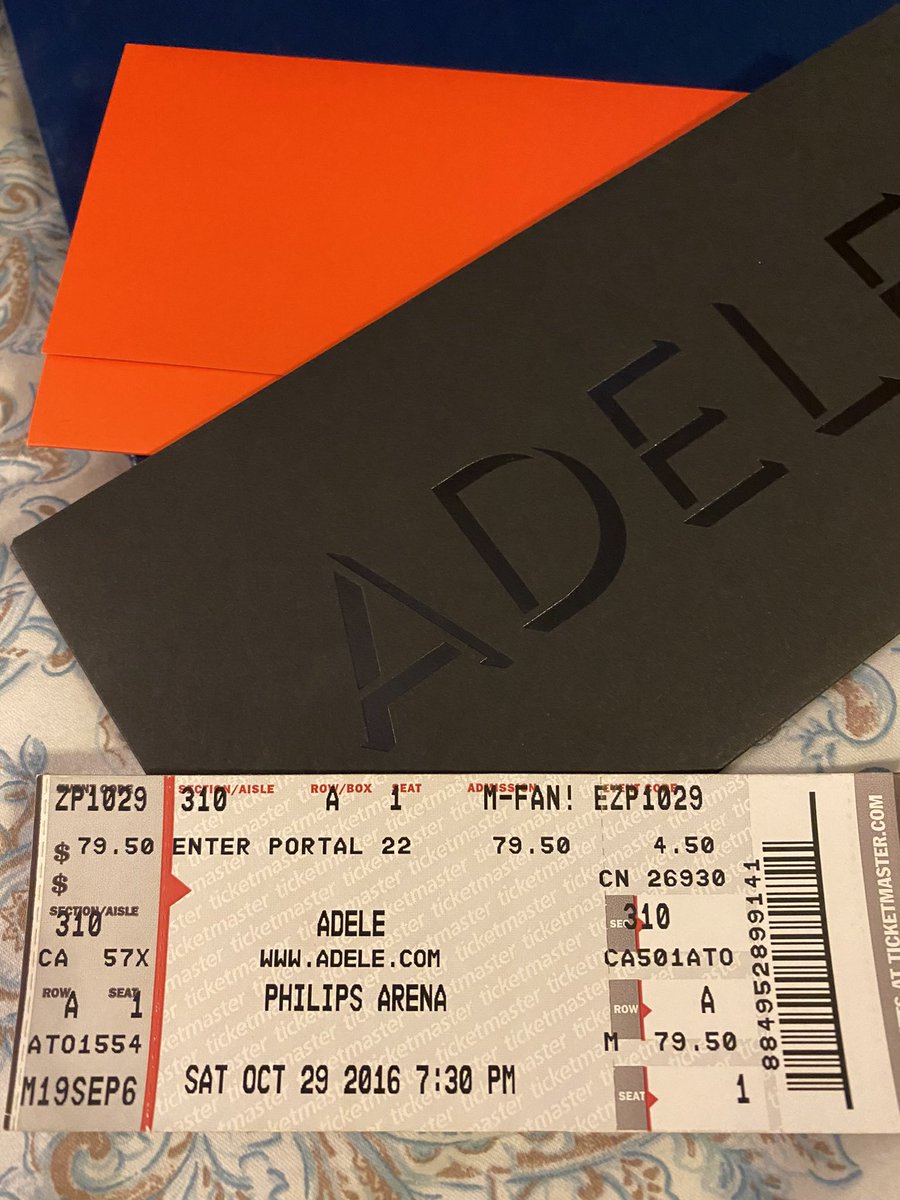 LisaGilcrease's tweet photo. Time flies so fast 💜
On the evening of October 29, 2016 I saw Adele for the first time 💚
Yesterday was a distant memory but today is a new opportunity 💛

@Adele @AdeleAccess #AdeleLive2016 #Daydreamer https://t.co/B0Px3xuygj