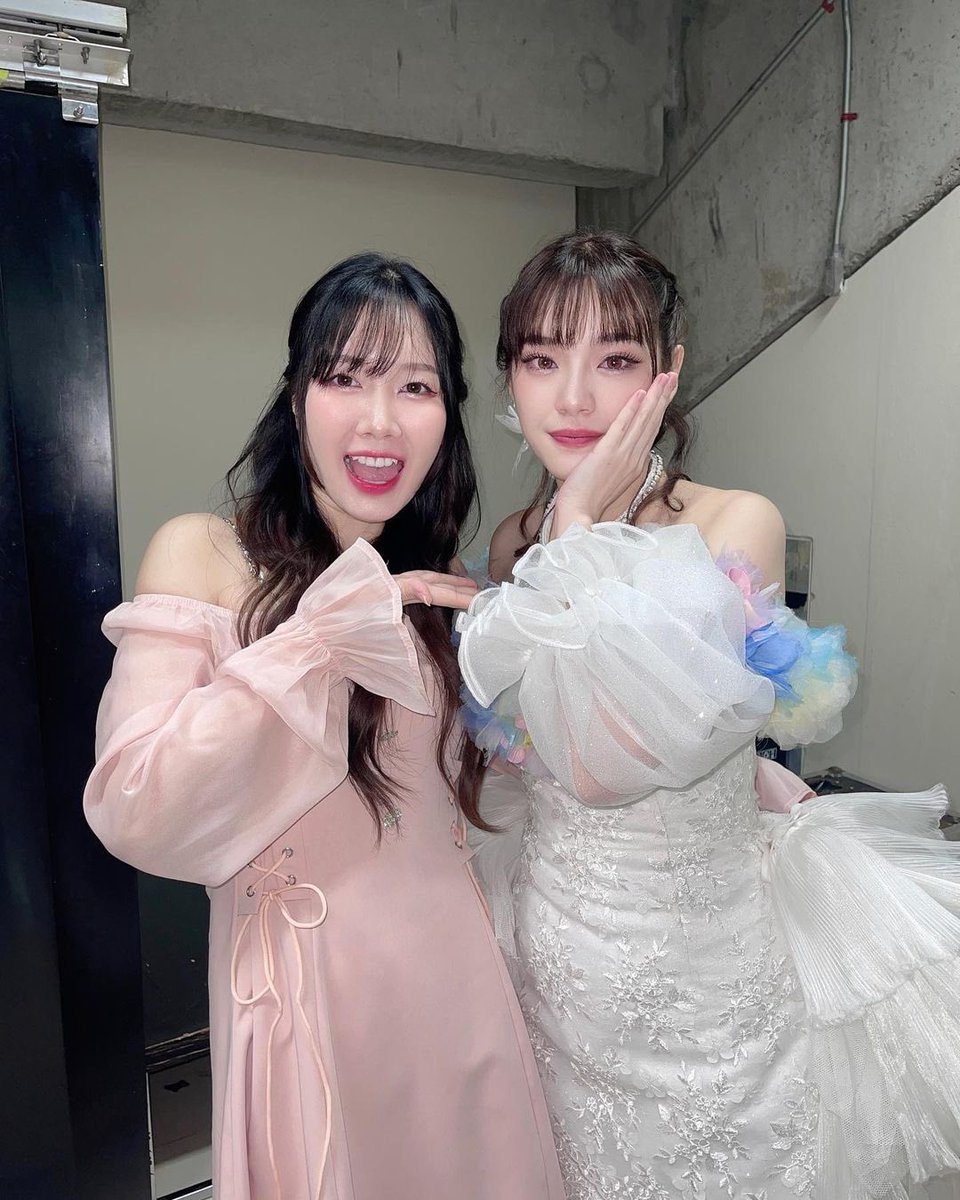 pupe_fc's tweet image. [Pupe&apos;s Ig | Fb Post🔖🐣 ] — #PUPÉJiradapa 

永遠に仲間と呼び合える友よ✌🏻🐱

#ConGradPCher
#CherprangBNK48 #CherprangAreekul 
FB : Pupe BNK48
IG :  Sleepypupe.zzz