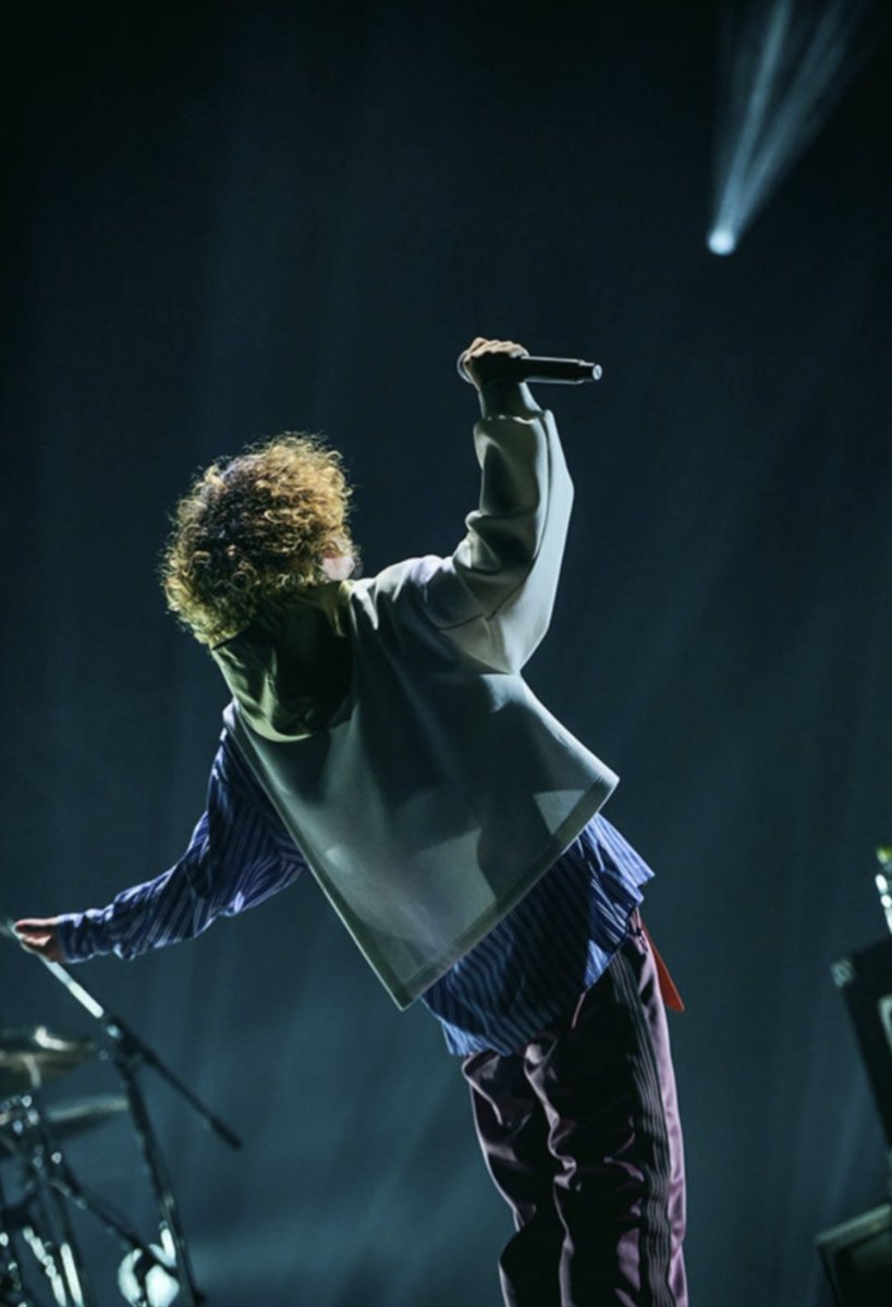 ugMsN6Jmdy0sclP's tweet image. ｻｳﾊﾞｳで着てた衣装ってこれかな？🤔
 #BETTERVIBES 
 #Vaundy