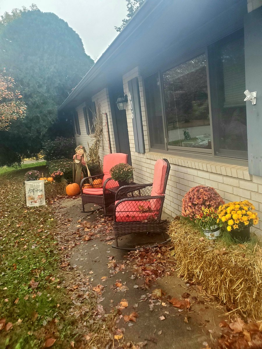 JKConnell's tweet photo. Pumpkins and mums in the autumn chill and fog. Getting ready to bring in the firewood. https://t.co/qY28KKua2m