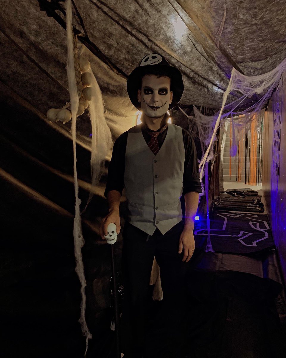 Theodoropa's tweet photo. @linndaquebrada Queremos. A propósito o que achou da minha fantasia de hallowen Lina https://t.co/9qyDHivvF2