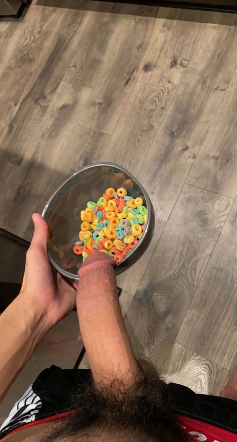 Buen día mis niños, espero que hayan tomado ya su desayuno. 
#SeductiveSunday