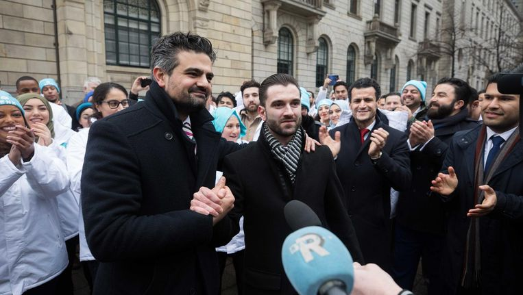 SheriffvanAmer1's tweet image. En ze zitten nog steeds in de #TweedeKamer. 
Als we nu zo'n voorgevoel hebben: We moeten democratisch denken, maar ik heb het gevoel dat het grijze wolven in schaapskleren zijn. Dan klopt dat voorgevoel.
Het zijn de links #Progressieven die je gaslighten, dat alles wel ok is.