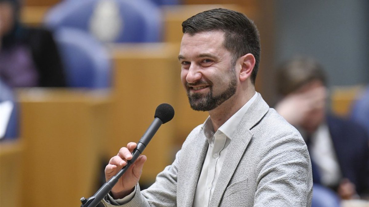 SheriffvanAmer1's tweet image. En ze zitten nog steeds in de #TweedeKamer. 
Als we nu zo'n voorgevoel hebben: We moeten democratisch denken, maar ik heb het gevoel dat het grijze wolven in schaapskleren zijn. Dan klopt dat voorgevoel.
Het zijn de links #Progressieven die je gaslighten, dat alles wel ok is.