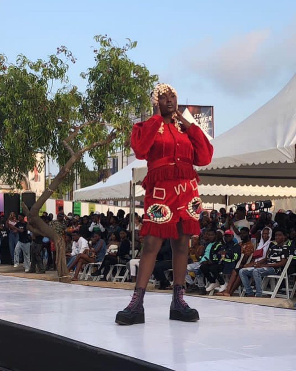 KobbyKyei_'s tweet photo. The #ObroniWawuOctober 2023 festival which has been transformed into a fashion hub with runways, exhibition stands, and pop-up shops is currently taking place at Rawlings Park in Accra.
#ObroniWawuOctober #GhanaFashion #KantaTalentShow #RunawayShow #RawlingsPark #OWODripContest @obroniwawuoctober