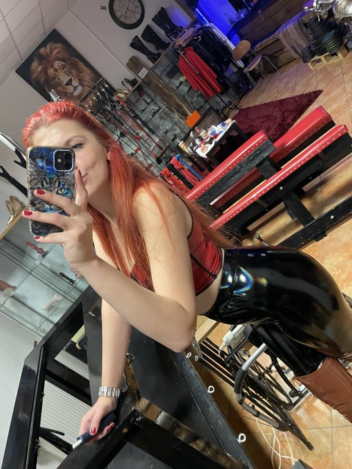 Good day, slave 😝 https://t.co/bj9Ovm1dDQ https://t.co/XqpCGD7L5t<a href="/tag/latexleggins"class="tags"><span>#latexleggins</span></a>