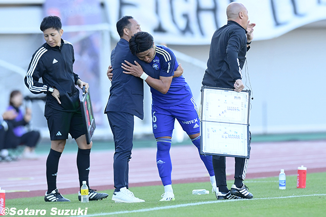 weeklysd's tweet photo. 📸フォトギャラリー📸
ありがとう太田宏介！ホーム最終戦で先発出場！74分間走り抜いた、#太田宏介 を特集！

👉https://t.co/CavI41nHw4

#Jリーグ #サカダイフォト 
#町田ゼルビア  #つくし野ＳＳＳ
#ＦＣ町田 #麻布大附属渕野辺高 #横浜ＦＣ
#清水エスパルス #ＦＣ東京 #ＳＢＶフィテッセ
#名古屋グランパス #パースグローリーＦＣ