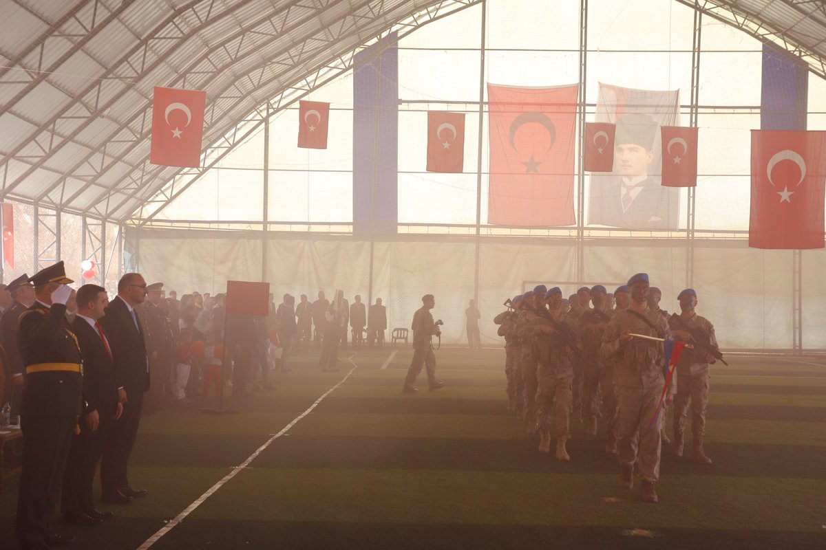 Türkiye Cumhuriyeti'nin 100. yıl kutlamaları kapsamında kahraman askerlerimiz ve öğrencilerimiz tarafından geçit töreni büyük coşkuyla gerçekleştirildi. 🇹🇷

#Cumhuriyet100Yaşında
#29Ekim
#birbAŞKasınçukurca
<a href="/mertkumcu80/">MERT KUMCU</a>