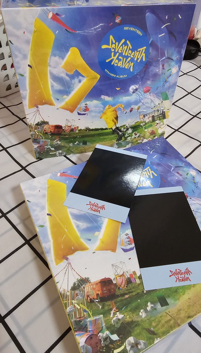 Taetaetaehaehae's tweet photo. 🌟🌟 แจกอัลบั้ม Seventeenth Heaven Karat version & polaroid benefits random 🌟🌟

------------- แจก 2 รางวัล ----------

กติกา 
🤍 รีโพส 1 รางวัล
🤍 รีโพส+กดfollow 1 รางวัล

✨️ประกาศผล 22 ธค ✨️

#ตลาดนัดสวนแครอท #ตลาดนัดเซเว่นทีน #ตลาดนัดseventeen #ตลาดนัดเซบ #FOLLOW_TO_BANGKOK 
#SVT_TOUR_FOLLOW_BKK #SVTinBKK