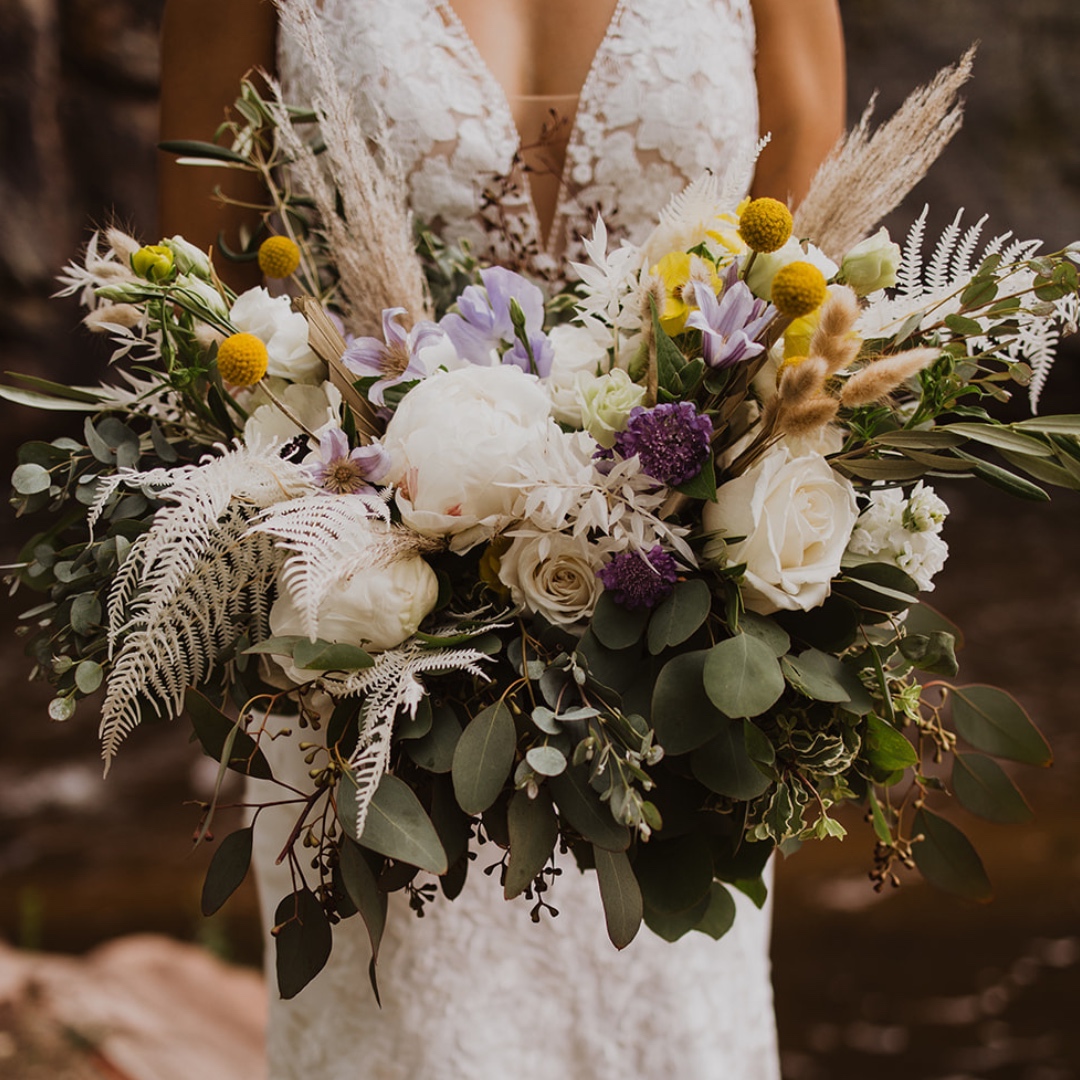 abridesbestmate's tweet photo. Bring the serene beauty of nature to your special day with an mountain greenery-inspired wedding theme. 🌿💍

#abridesbestmate #weddingplanner #weddingstylist #weddingdesign #weddingcoach #natureinspired #dreamwedding #weddingplanning #earthyelegance #lovewithnature https://t.co/08QwR2zGcH