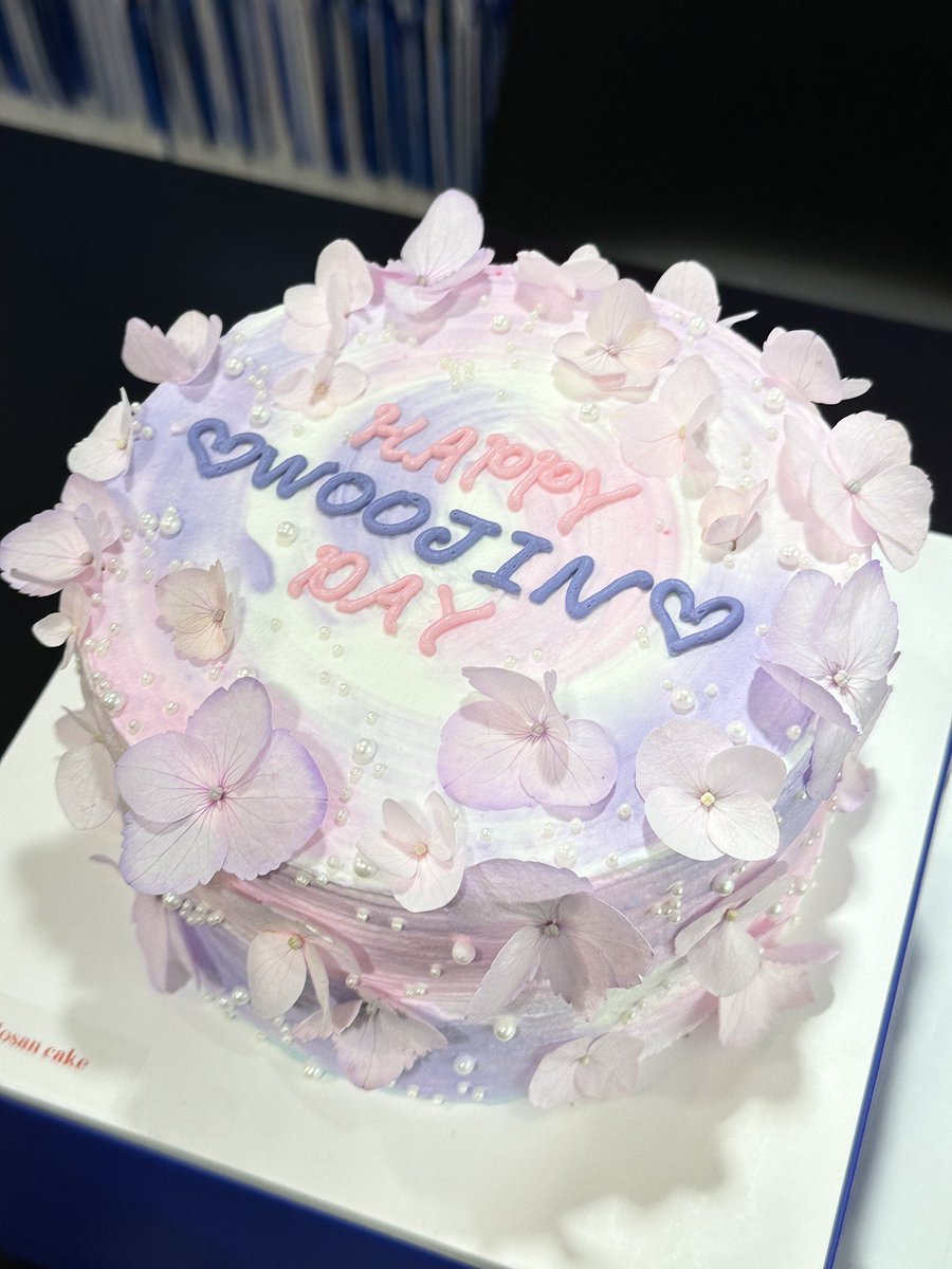 for_sparrow1102's tweet photo. 📢
11/2(목) 우진절 당일! 우진생파 공지!
서울 미드메이 19:00(오후7시)
부산 라잇미업 18:00(오후6시)
“우진없는 우진이생일파티”가 있을예정입니다!
모여서 같이초도불고 함께놀아요🍀🩷💜

#우리가_사랑한_소년_박우진 
#Theboy_we’ve_loved_Woojin
#박우진 #PARKWOOJIN #AB6IX #에이비식스 https://t.co/3fFkmHBer8
