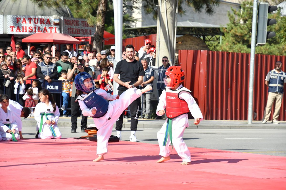 Cumhuriyetimiz #100Yaşında!🇹🇷

Başlasın #TürkiyeYüzyılı!