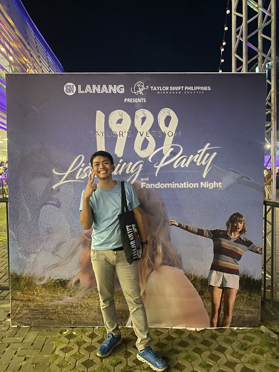 jmsplstc's tweet photo. Wa na katarong ug pose kay agnas na HAHAHAHAHAHAHAHA
1989 TV listening party c/o @tsphmindanao and @SMLanangPremier 

#1989TaylorsVersion
#1989TV
#TaylorSwiftMindanaoChapter 
#TSPHMindanao 
#SwiftiesMindanao 
#TheSceneAtSML 
#SMLSwifties https://t.co/fZEJygah9W