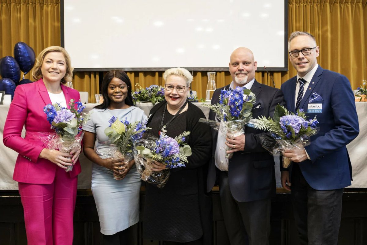 Tässä maailmantilanteessa yksi asia on selvä. Vain vahva ja yhtenäinen Euroopan unioni kykenee puolustamaan meille keskeisiä arvoja. 

Kohti europarlamenttivaaleja🇪🇺!