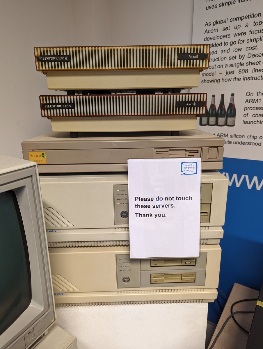 Hay cosas que nunca cambian cc <a href="/sysarmy/">Sysarmy</a>