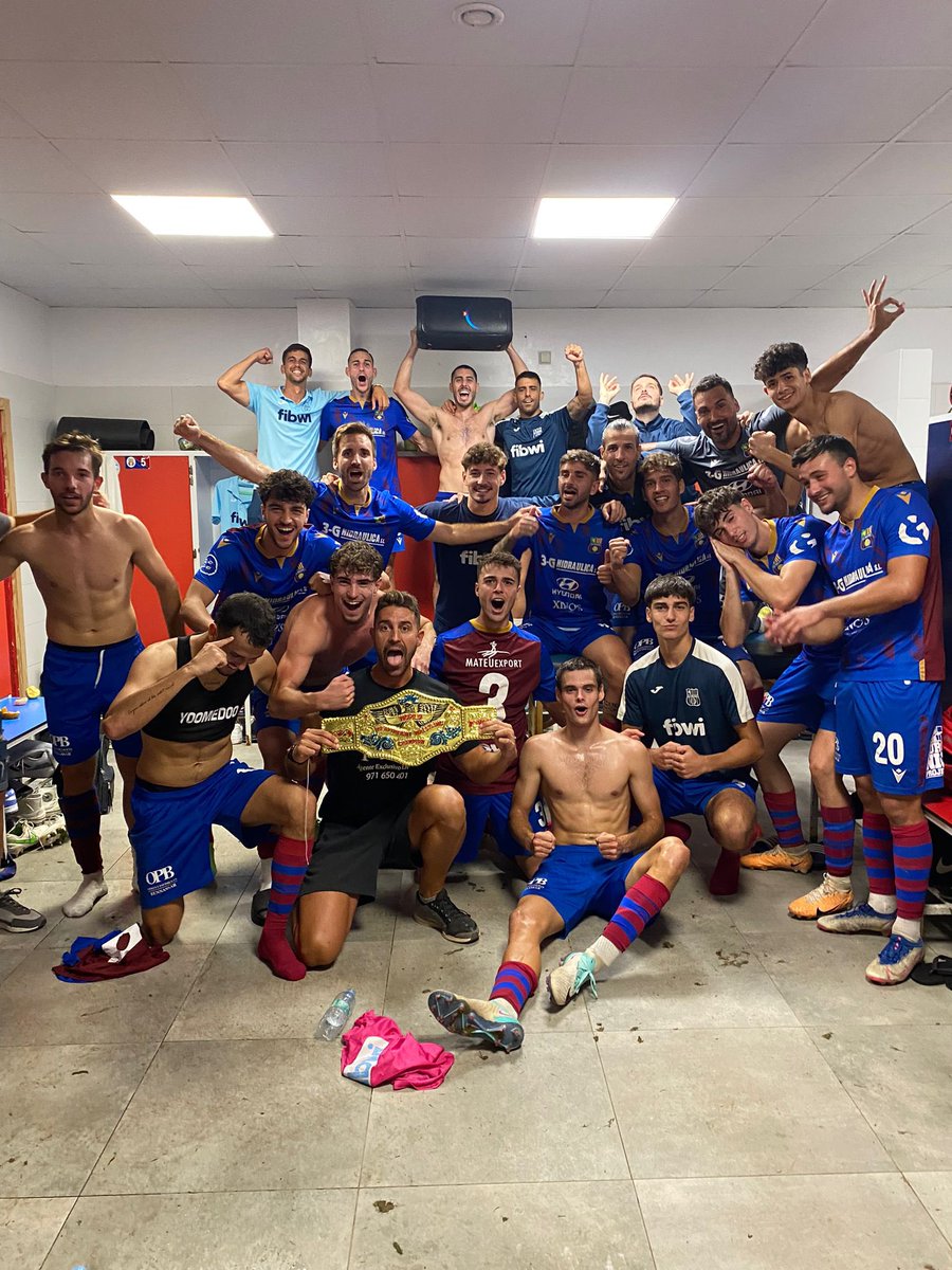 udpoblense's tweet photo. SIIIIIIII, victòria 🆚 @CDBinissalem 

⚽️ @vidic_9 

#PoblenseBinissalem https://t.co/8pEZFdG6Q2