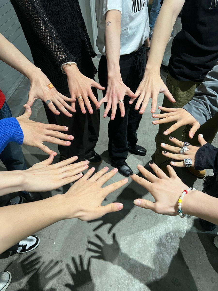 Calling alert for all Teume! Tickets for our “REBOOT” concert at KSPO DOME Seoul are now on sale! And we’re so excited to finally announce this opening day and can’t wait to see you all there. Tickets are going fast, so don’t miss out. Get yours today and let’s reboot together!