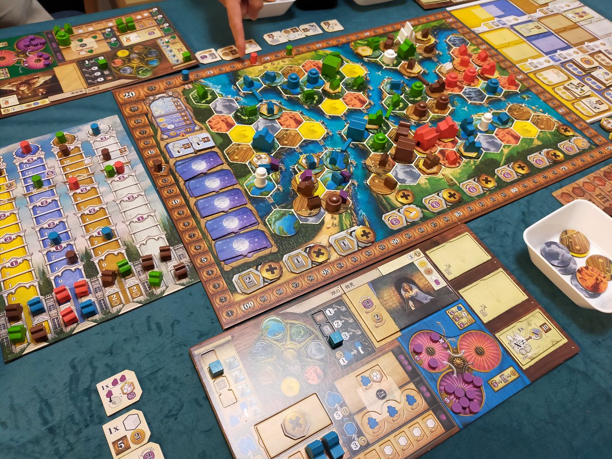 ・エクスペディションズ
大鎌戦役の雰囲気とメタルメックがカッコいい！
前回途中終了だったので完走出来て良かったー！

・テラミスティカ革新の時代
新要素の中立建物とかあって複雑だけど楽しかった！個人能力とか得点方法がランダムだから毎戦略が違って楽しそう！リプレイ性抜群〜