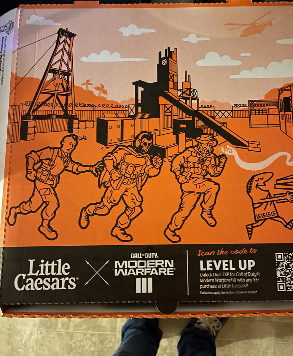 TremundoTweets's tweet image. Our pizza box from last night has the rust map and some icons from MW 👏