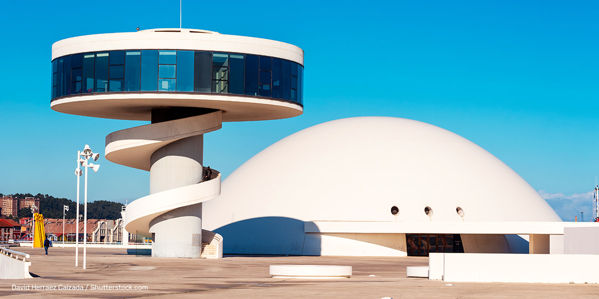 SpainMiddleEast's tweet photo. Our next stop is #Avilés! ▶️ Take a walk around its streets and gaze at the gorgeous architecture of its buildings... 😍
💡 Two interesting must-visits are the #NiemeyerCenter and the #ParqueFerrera! 🧡
👉 https://t.co/EsPIiN4gd5
#VisitSpain #SpainUrban @TurismoAsturias https://t.co/73eWAtWFtK