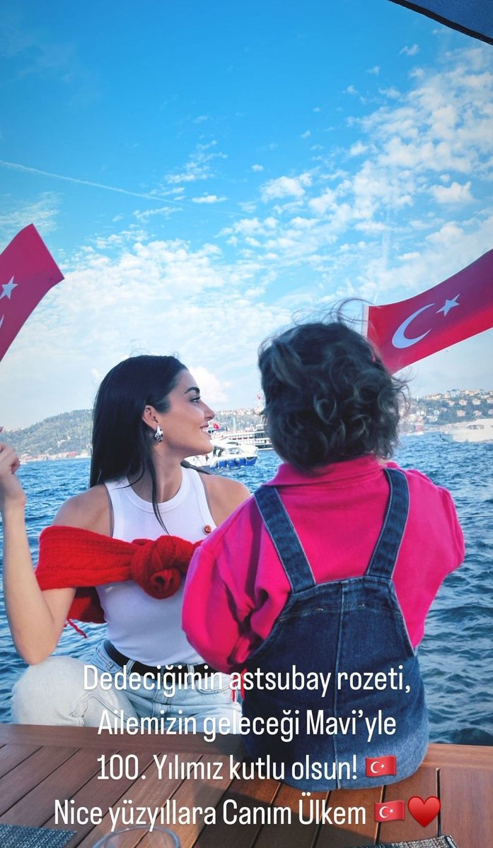 Ne kadar güzel anlamı olan bir fotoğraf, bu ne gurur canım hande! Mv&amp;Tyz 💙🦋🇹🇷 #HandeErçel